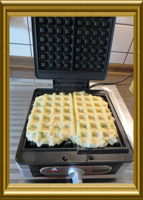 Blumenkohlwaffeln mit Quarkdip aus der Taraland Lehrküche