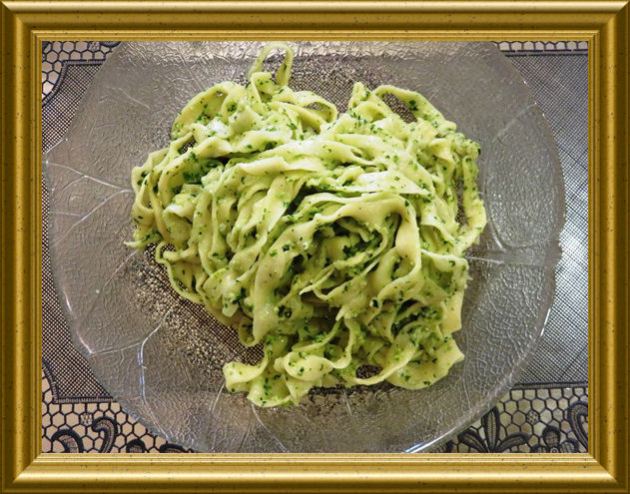 Rucolapesto mit Bandnudeln aus der Taraland Lehrküche(1)