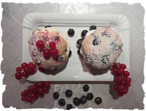 Whoopies mit Beeren und Quark-sahne-Creme (2)