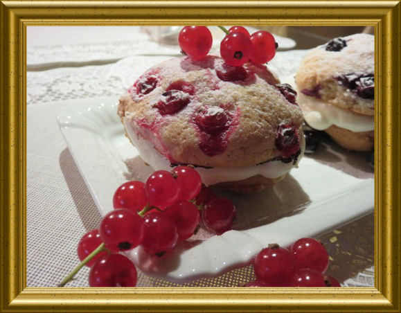 Whoopies mit Beeren und Quark-sahne-Creme