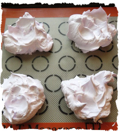 Pavlovas mit Karamellsauce aus der Taraland Lehrküche