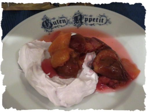 Pavlovas mit Karamellsauce aus der Taraland Lehrküche