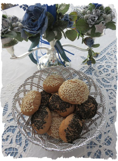 Schnelle Sesam Brötchen aus der Taraland Lehrküche