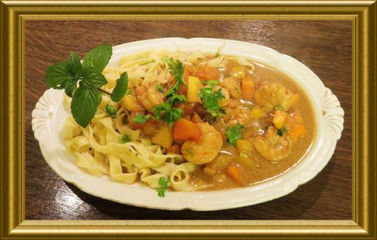 Mango-Papaya-Shrimps Sauce zu Bandnudeln aus der Taraland Lehrküche