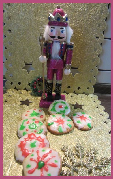 Adventstaler mit Zuckerguss aus der Taraland Lehrküche