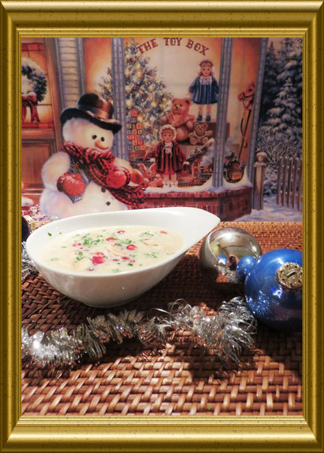 Petersilienwurzelsuppe mit Granatapfelkernen aus der Taraland Lehrküche