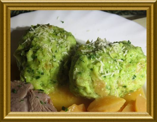 Spinatklösse aus der Taraland Lehrküche