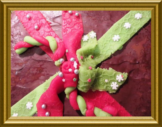 Weihnachtskuchen als Geschenk verpackt aus der Taraland Lehrküche