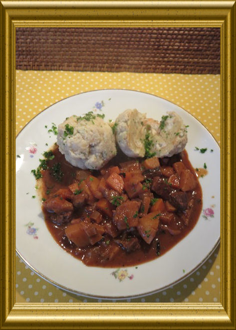 Wildgulasch mit Quittenaus der Taraland Lehrküche