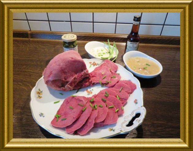 Rinderzunge, gepöckelt mit vier Saucenvarianten aus der Taraland Lehrküche