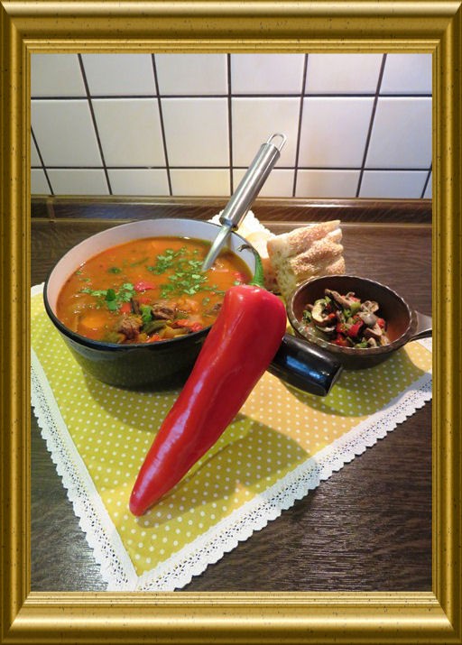 Ungarische Gulaschsuppe aus der Taraland Lehrküche