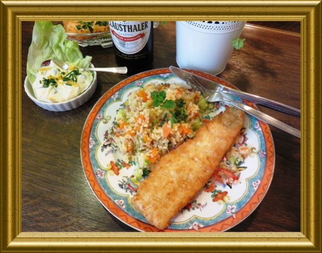 Fisch im Bierteig mit Remoulade und Bulgursalat mit Möhren aus der Taraland Lehrküche