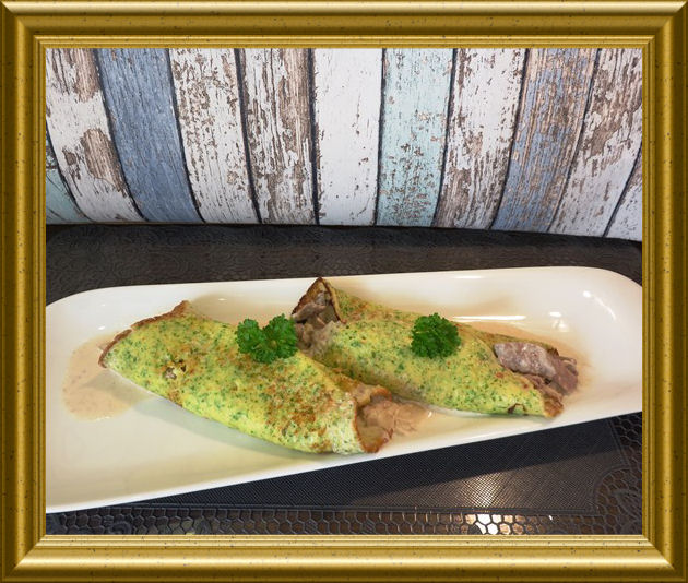 Grüne Crépes mit Rinderfilet in Sahnesauce aus der Taraland Lehrküche