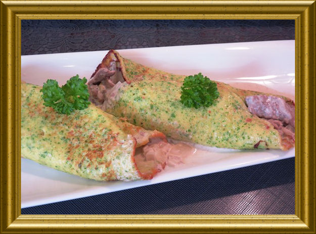 Grüne Crépes mit Rinderfilet in Sahnesauce aus der Taraland Lehrküche