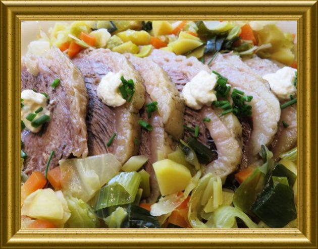 Tafelspitz mit Meerrettich-Sahne-Sauce zu Bouilliongemüse aus der Taraland Lehrküche