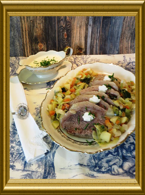 Tafelspitz mit Meerrettich-Sahne-Sauce zu Bouilliongemüse aus der Taraland Lehrküche