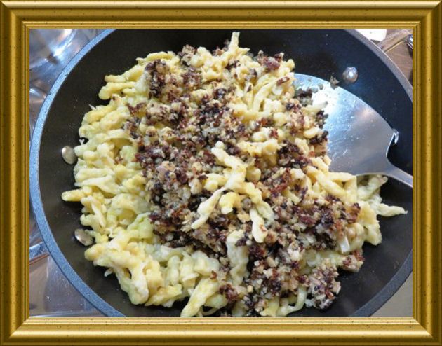 Tomatenpesto mit Spätzle aus der Taraland Lehrküche