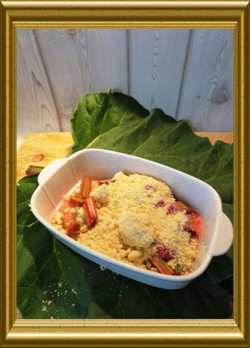 Rhabarber-Streusel- Auflauf aus der Taraland Lehrküche