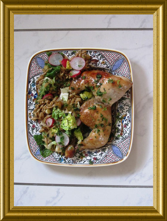 Glasiertes Sesamhuhn mit Reisnudelsalat aus der Taraland Lehrküche