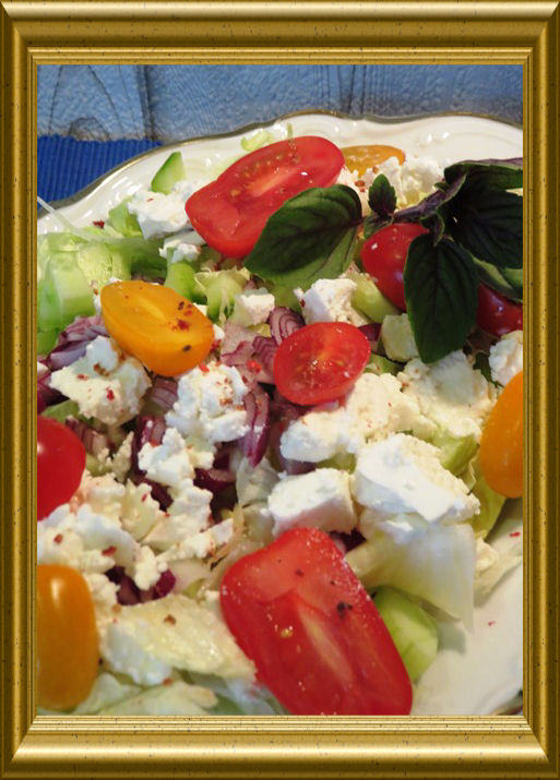 Lammköfte mit MinzCousCous zu griechischem Salat aus der Taraland Lehrküche