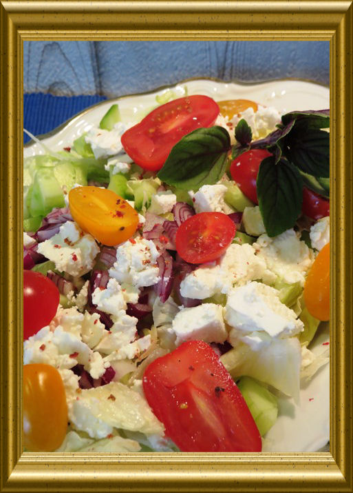 Lammköfte mit MinzCousCous zu griechischem Salat aus der Taraland Lehrküche