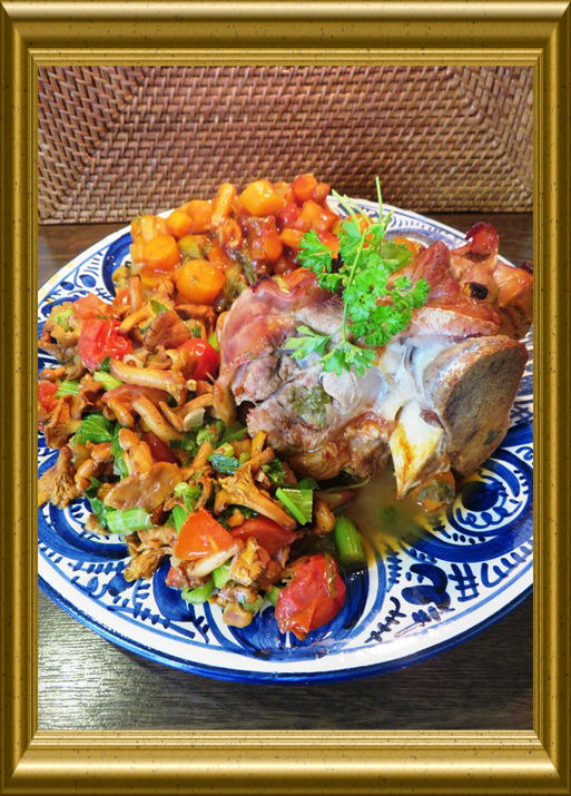 Geschmorte Kalbshaxe mit Pfifferlingen aus der Taraland Lehrküche