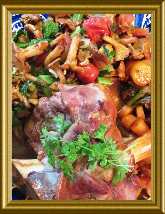 Geschmorte Kalbshaxe mit Pfifferlingen aus der Taraland Lehrküche