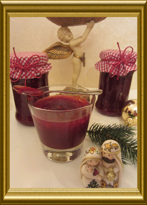 Mus aus spanischen Pflaumen aus der Taraland Lehrküche