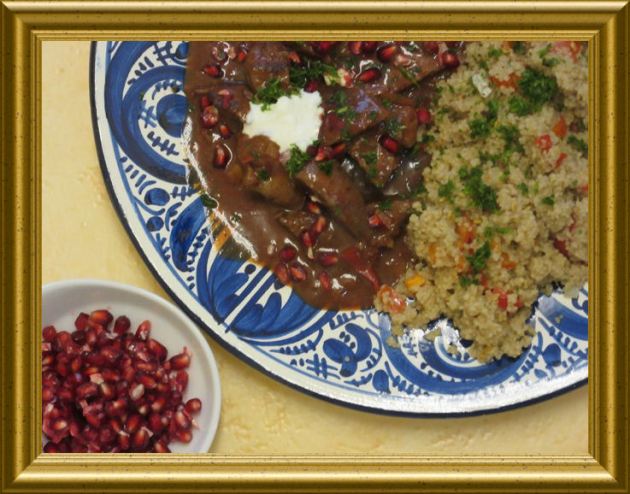 Georgischer CousCous mit Paprika und Rinderleber in Rotweinsauce mit Garanatapfel aus der Taraland Lehrküche
