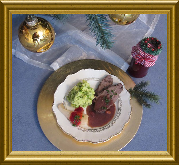 Kartoffel-Erbsen-Minz-Püree mit Hirschkeule in Lebkuchensauce aus der Taraland Lehrküche