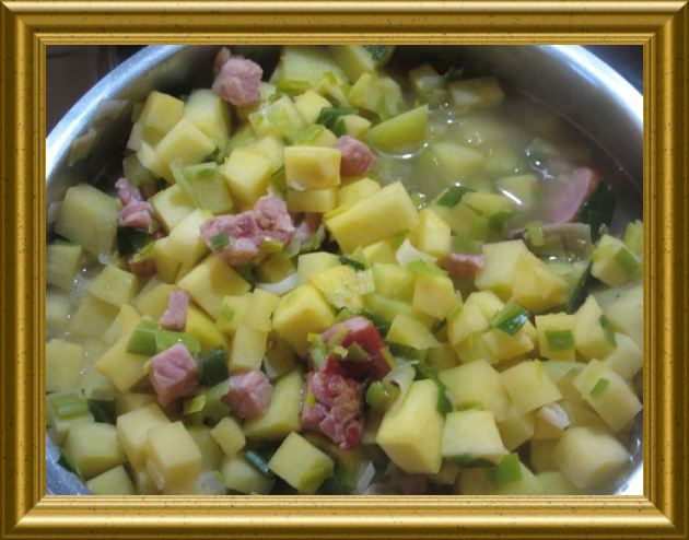 Steckrübeneintopf mit Pökelfleisch aus der Taraland Lehrküche