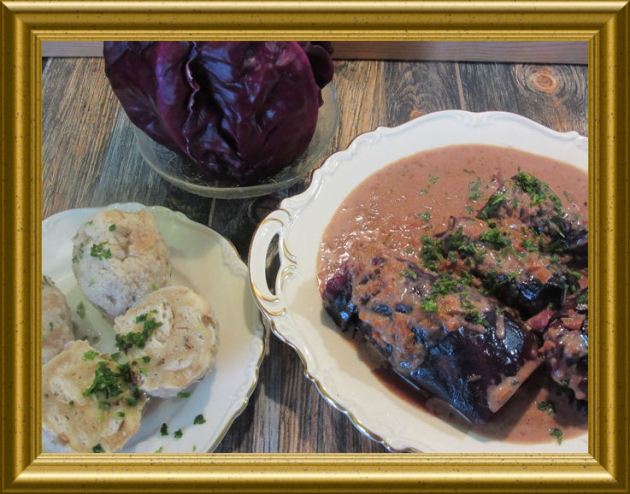 Wlde Rotkohlroulade mit Preiselbeersauce aus der Taraland Lehrküche